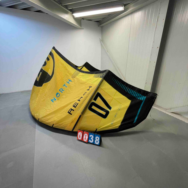 38. North Kiteboarding Reach 7m