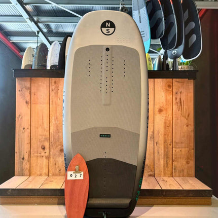 027. North Seek 4.4/48 L Wingfoilboard