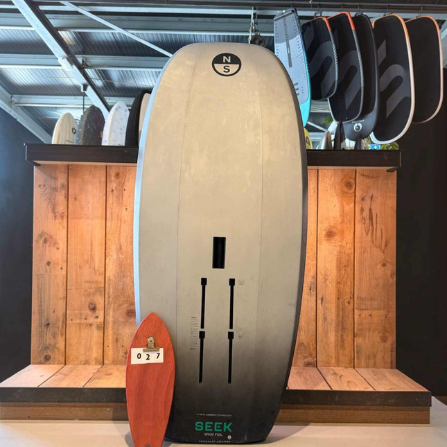 027. North Seek 4.4/48 L Wingfoilboard