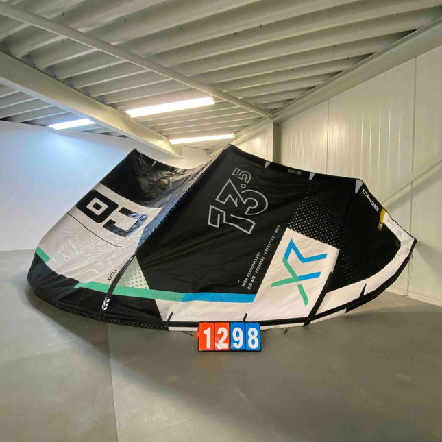 1298. Core Kiteboarding XR8 13.5m