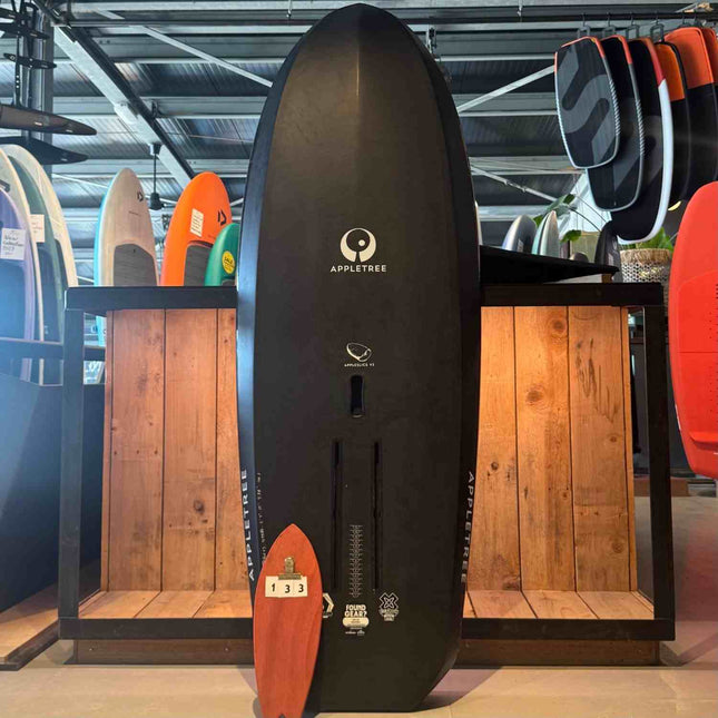 133. Appletree Appleslice V3 5'9/100 L Foilboard