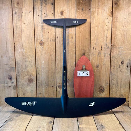 160. F-one SK8 V3 850 - XS Carving 138 HM Carbon