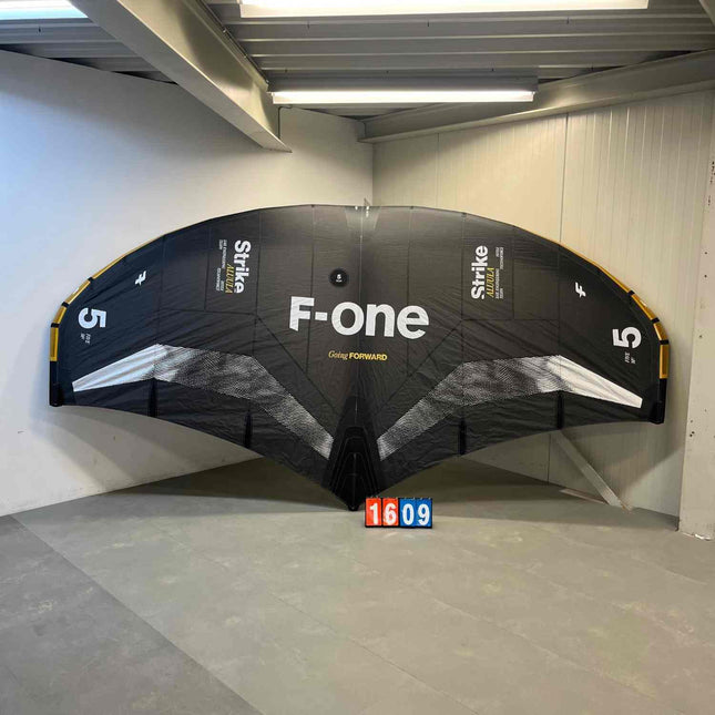 1609. F-one Strike Aluula 4 m*