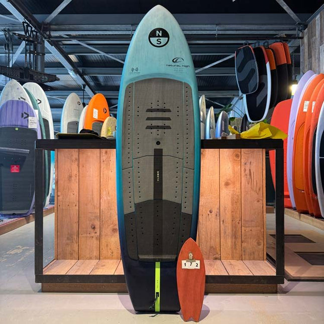 172. North MIDI Pro 2026 5.9ft - 70L + Boardbag