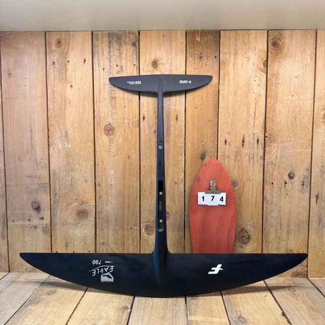 174. F-one Eagle 790 UHM - XS 158 Carving HM Carbon