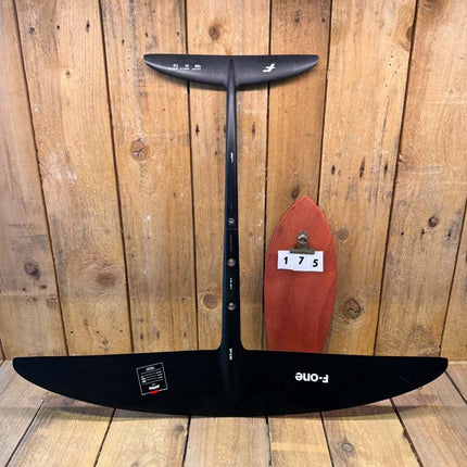 175. F-one Sushi 820 UHM - XS 138 Carving HM Carbon