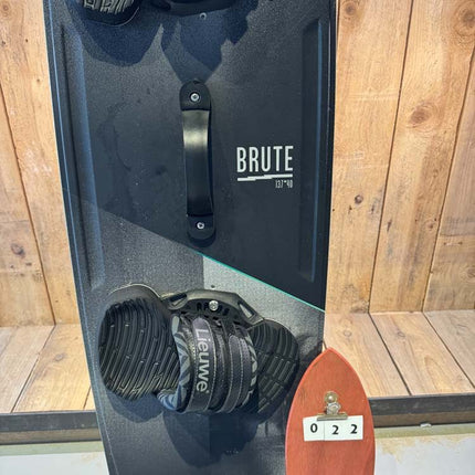 022. Lieuwe Brute 137x40 Twintip
