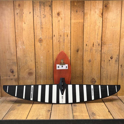 093. Armstrong MA 990 frontwing