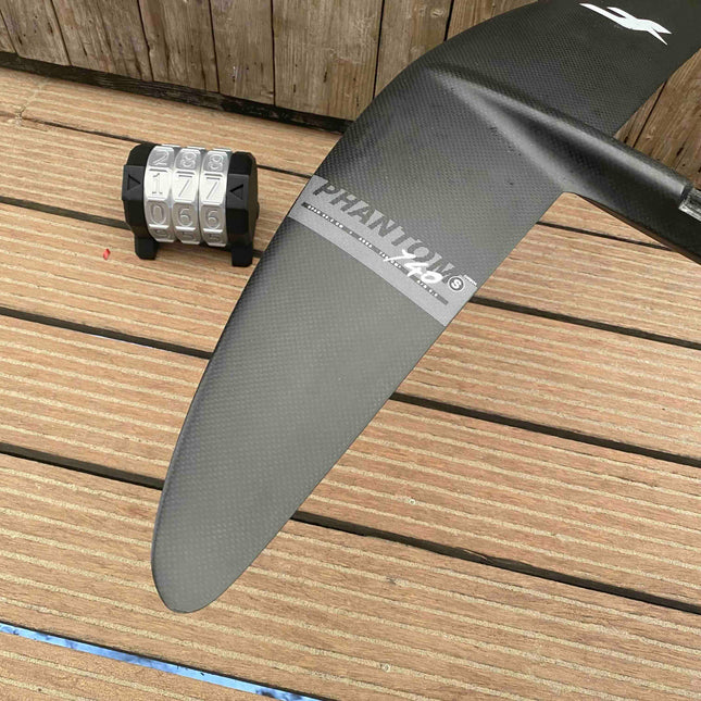 177. F-one Phantom 740 Plane xs carving 158