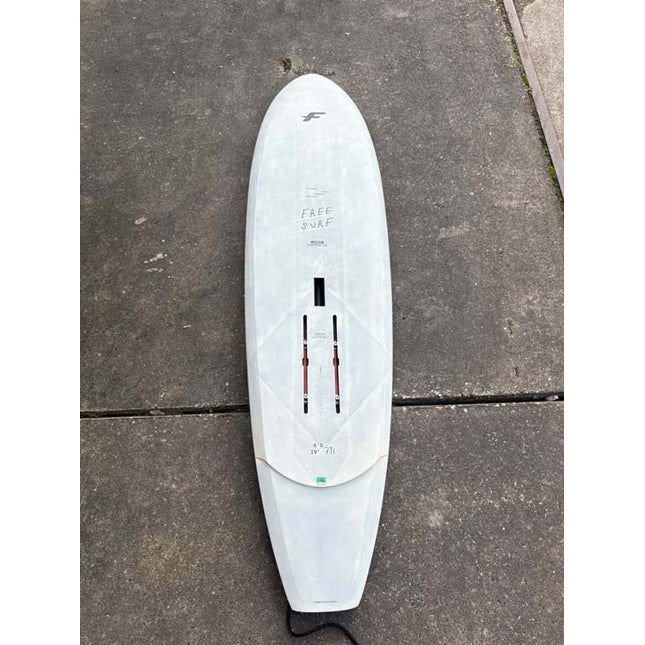 213. F-one Rocket Free Surf Carbon 6'5 79 Liter White