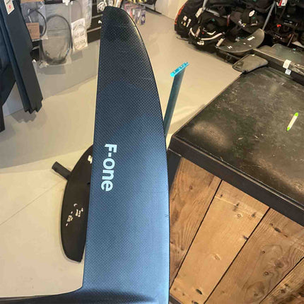 21. F-one SK8 850 carbon plane